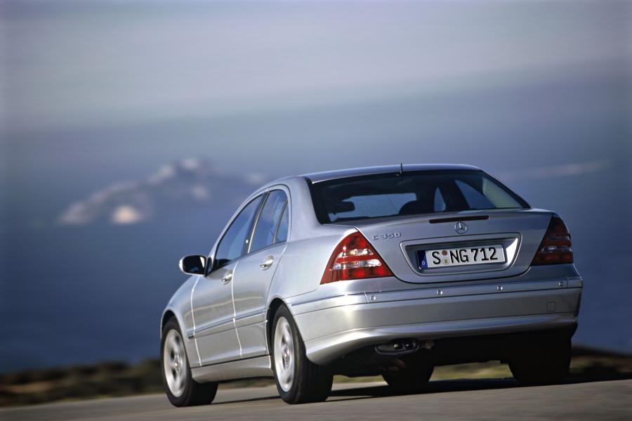  Mercedes-Benz C-Class 2004 года  (фото 12 из 88)